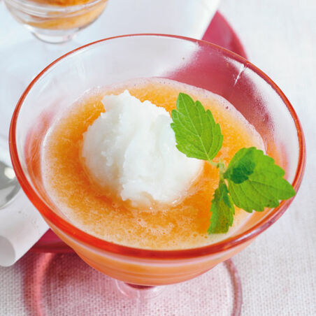 Geeiste Pfirsich-Melonen-Suppe Geeiste Pfirsich-Melonen-Suppe
