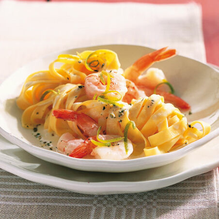 Bandnudeln mit Garnelen in Limettensahne Bandnudeln mit Garnelen in Limettensahne