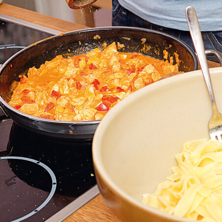 Pasta mit Lachs und Paprika Pasta mit Lachs und Paprika
