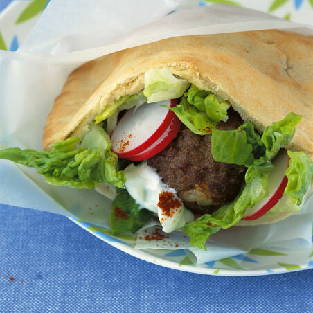 Pita mit Hackbällchen Pita mit Hackbällchen
