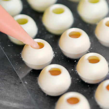 Mini-Pralinen im Zuckermantel Mini-Pralinen im Zuckermantel