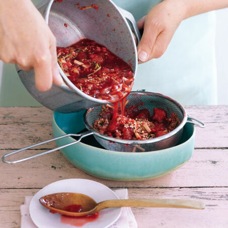 Holunderlimonade mit Beeren Holunderlimonade mit Beeren