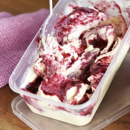 Beeren-Schmand-Eis Beeren-Schmand-Eis