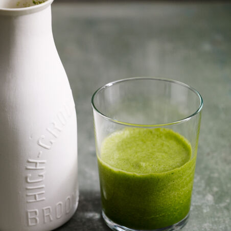 Spinat-Smoothie mit Minze und Limette Spinat-Smoothie mit Minze und Limette