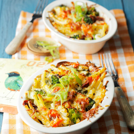 Nudelauflauf mit Käse und Gemüse Nudelauflauf mit Käse und Gemüse