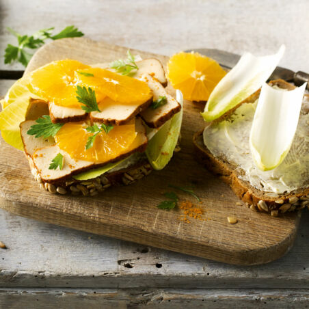 Veggie-Stullen mit Räuchertofu Veggie-Stullen mit Räuchertofu