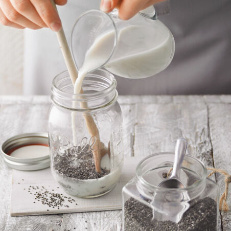 Chia-Knusper-Pudding mit Früchten Chia-Knusper-Pudding mit Früchten