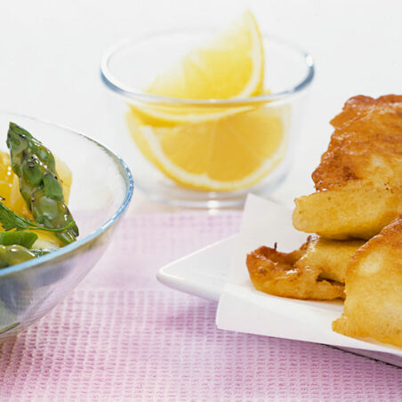 Backfisch mit Spargel-Kräuter-Salat