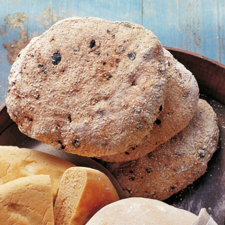 Gerstenfladen mit Oliven Gerstenfladen mit Oliven