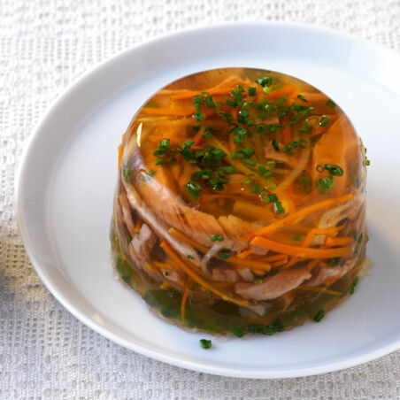 Tafelspitz-Sülzchen mit Gurkenjoghurt Tafelspitz-Sülzchen mit Gurkenjoghurt