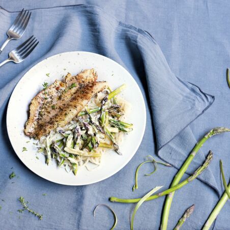 Spargel-Nudeln mit Rotbarsch Spargel-Nudeln mit Rotbarsch