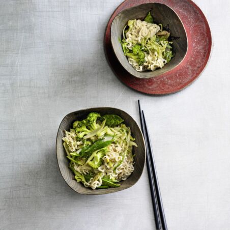 Grüne Curry-Gemüse-Nudeln Grüne Curry-Gemüse-Nudeln