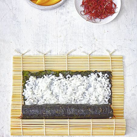 Lachs-Mango-Maki mit Sprossen Lachs-Mango-Maki mit Sprossen