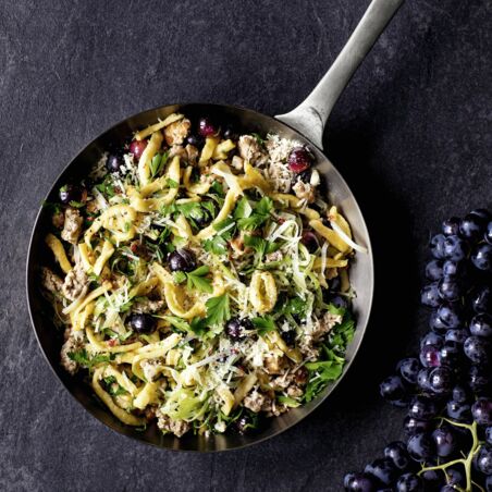 Spätzlepfanne mit Lauch und Trauben Spätzlepfanne mit Lauch und Trauben