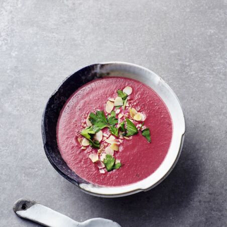 Rote-Bete-Kokos-Suppe mit Ingwer Rote-Bete-Kokos-Suppe mit Ingwer