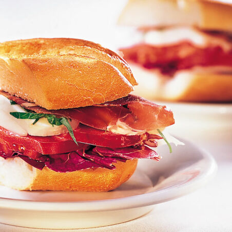 Brötchen mit Mozzarella Brötchen mit Mozzarella