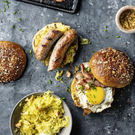 Bratwurstburger exotisch-rustikal Bratwurstburger exotisch-rustikal