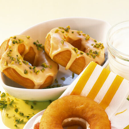 Donuts mit Eierlikörguss Donuts mit Eierlikörguss
