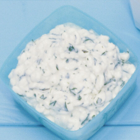 Kräuter-Dip mit Rohkoststicks Kräuter-Dip mit Rohkoststicks