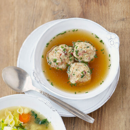 Speckknödelsuppe Speckknödelsuppe