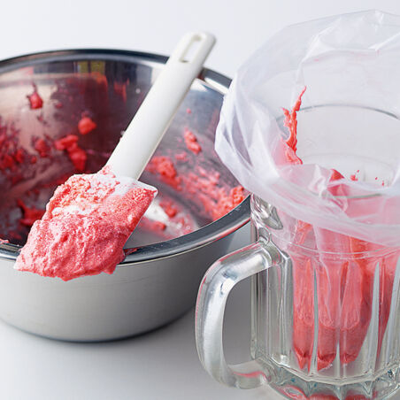 Macarons mit Rosencreme Macarons mit Rosencreme