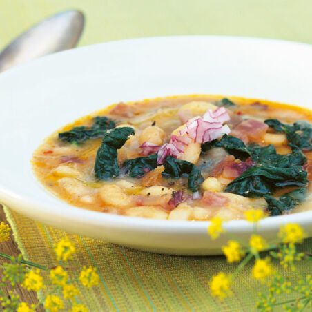 Bohnensuppe mit Kohl nach Art von Iolanda Bohnensuppe mit Kohl nach Art von Iolanda