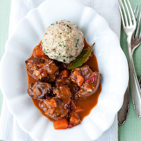 Hirschgulasch mit Möhren Hirschgulasch mit Möhren