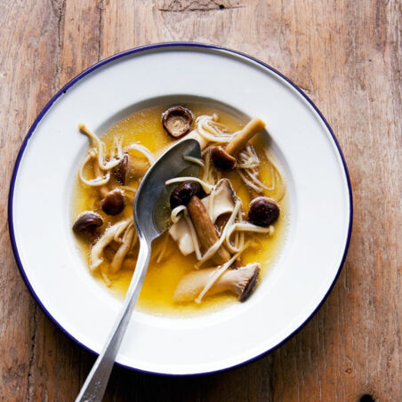 Suppe mit frischen Pilzen (Soup Hed Sodt)