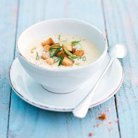 Cremige Brotsuppe mit Meerrettich Cremige Brotsuppe mit Meerrettich
