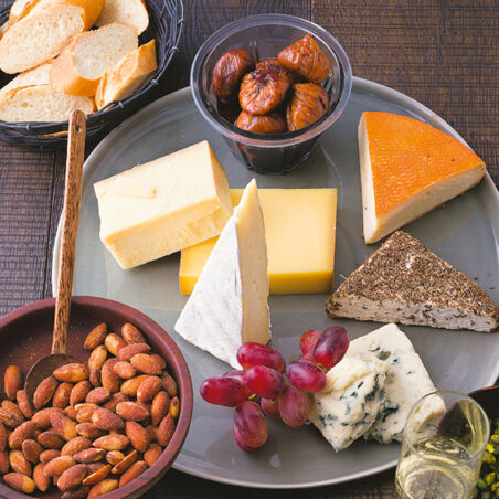 Käseplatte mit Portweinfeigen Käseplatte mit Portweinfeigen