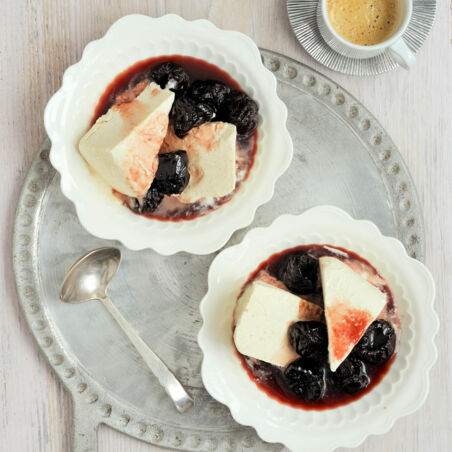 Zimtparfait mit Kompott Zimtparfait mit Kompott