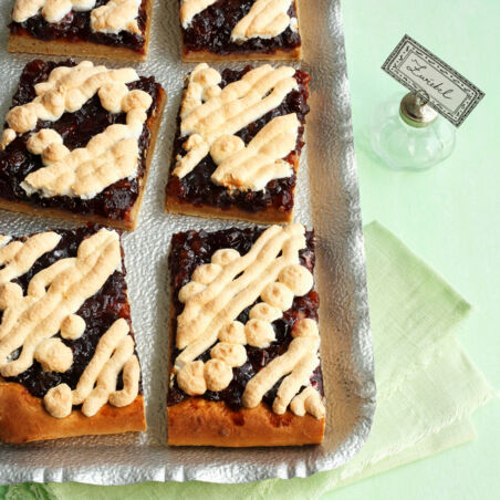 Süßer Zwiebelkuchen mit Cranberrys Süßer Zwiebelkuchen mit Cranberrys