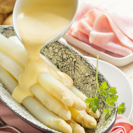 Spargel mit Sauce hollandaise Spargel mit Sauce hollandaise