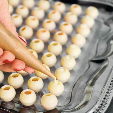 Mini-Pralinen im Zuckermantel Mini-Pralinen im Zuckermantel