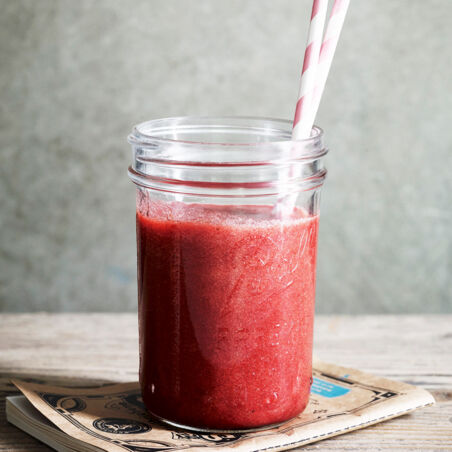 Rote-Bete-Smoothie mit Ananas und Apfel Rote-Bete-Smoothie mit Ananas und Apfel