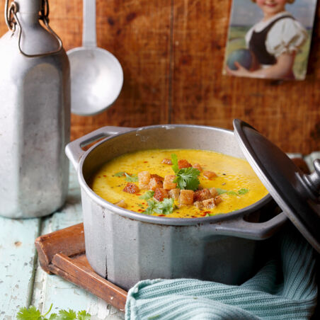 Gelbe Linsensuppe mit Koriander Gelbe Linsensuppe mit Koriander