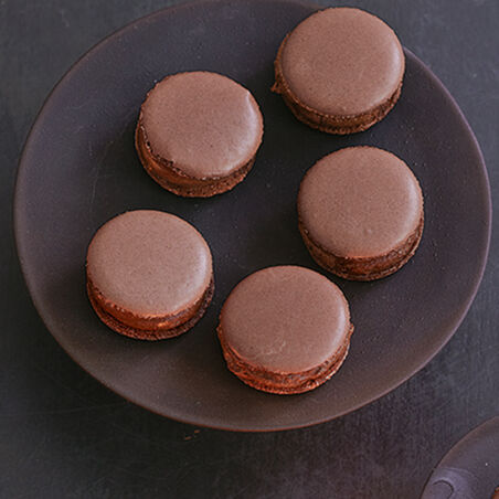 Schoko-Macarons mit Kardamom und Kaffee Schoko-Macarons mit Kardamom und Kaffee