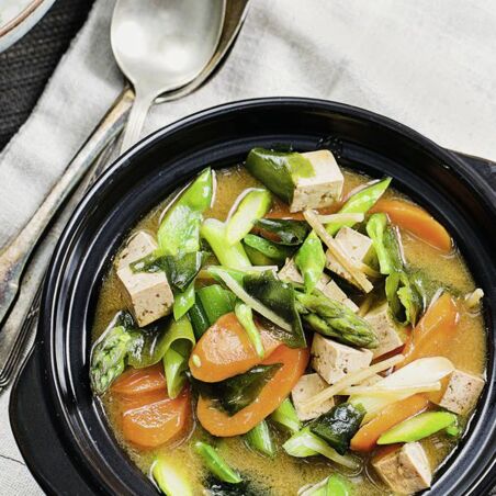 Misosuppe mit Gemüse und Nori Misosuppe mit Gemüse und Nori