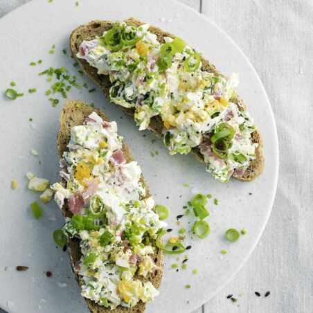 Lachsschinken-Eier-Frühlingszwiebel-Aufstrich