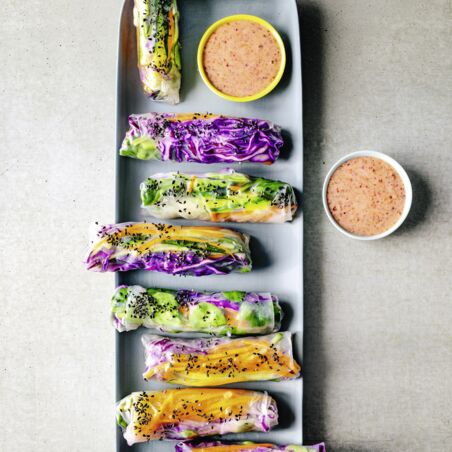 Winter-Rolls mit Cranbeery-Dip Winter-Rolls mit Cranbeery-Dip