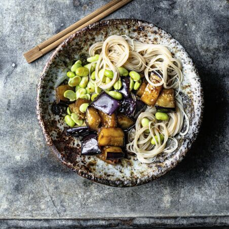 Nudel-Bowl mit
Teriyaki-Auberginen Nudel-Bowl mit
Teriyaki-Auberginen
