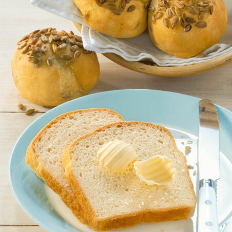 Weißbrötchen oder Weißbrot Weißbrötchen oder Weißbrot