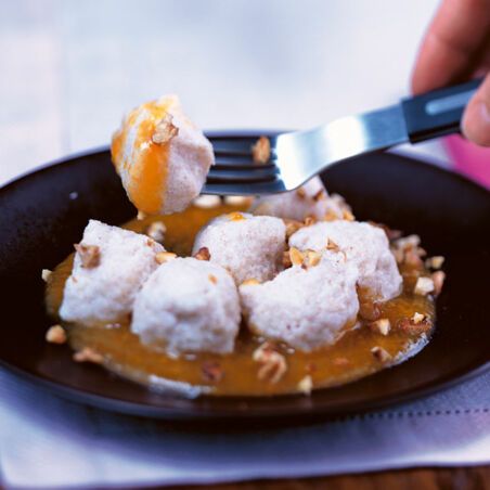 Quarkbällchen mit Aprikosensauce Quarkbällchen mit Aprikosensauce