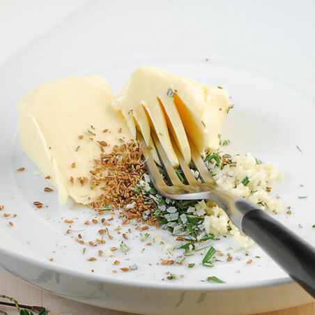 Hähnchenkeulen vom Blech mit Sommergemüse Hähnchenkeulen vom Blech mit Sommergemüse