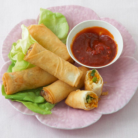 Frühlingsrollen mit Chili-Dip Frühlingsrollen mit Chili-Dip