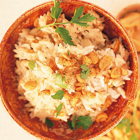 Reis mit Erdnüssen