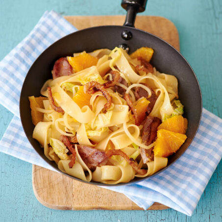 Wok mit Entenbrust und Nudeln Wok mit Entenbrust und Nudeln