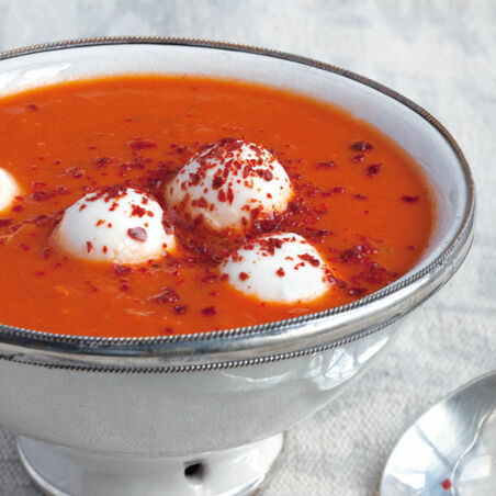 Tomatensuppe mit Mozzarella Tomatensuppe mit Mozzarella