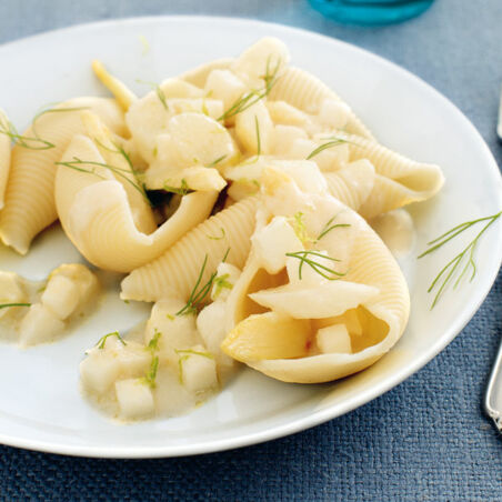 Conchiglioni mit Spargel-Dill-Sauce