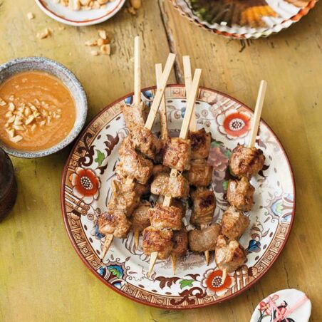 Saté-Spieße mit Erdnuss-Sauce Saté-Spieße mit Erdnuss-Sauce